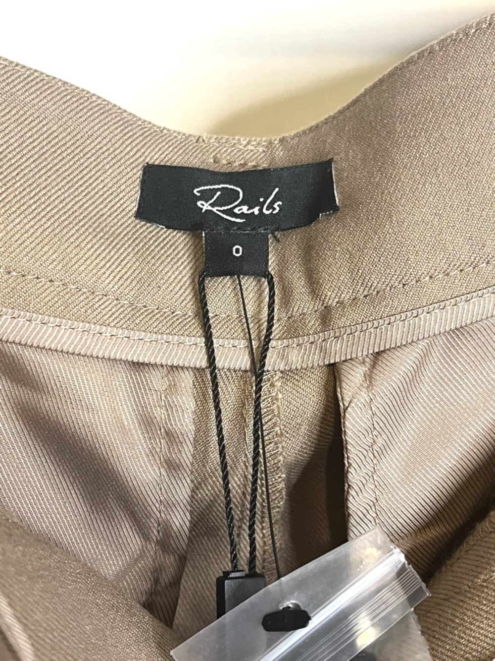 NWT Rails Women’s Size 0 (Waist 25) Marnie Pleated Front Pant in Almond - Picture 4 of 10